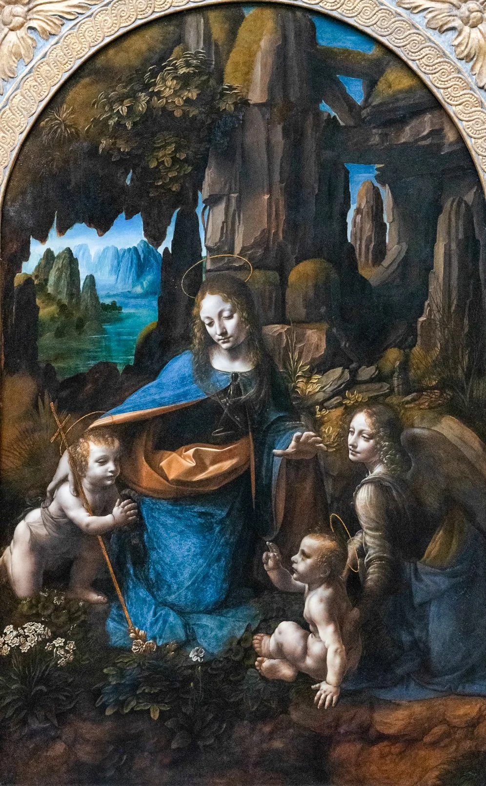 Connecting Differences with da Vinci's Virgin of the Rocks